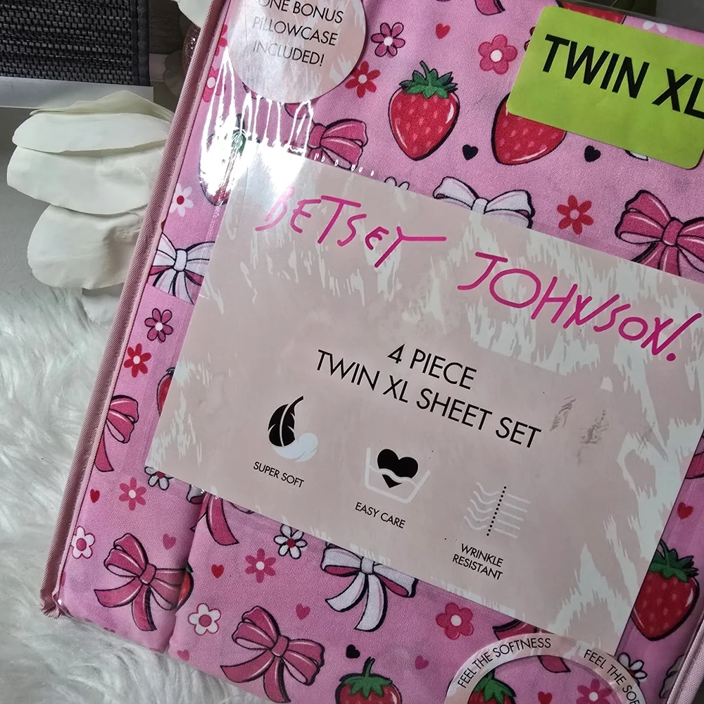 Betsey Johnson strawberry Twin XL sheet set new